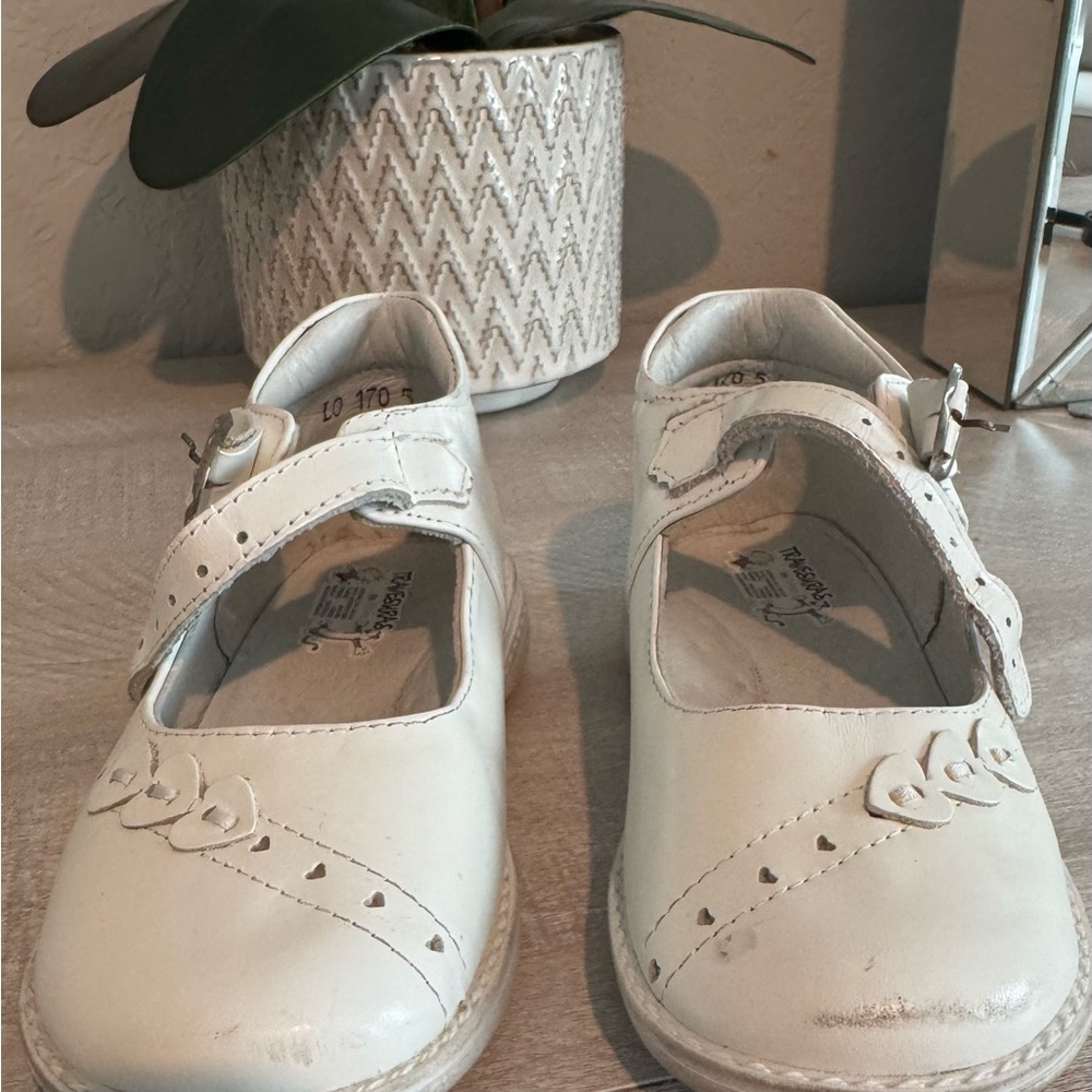 Girls White Mary Jane Dress Shoes with Decorative Braided Detail